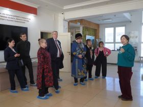 Представители национально-культурных объединений побывали на родине первого президента Якутии