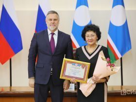 Госнаграды вручили деятелям культуры и искусства Якутии