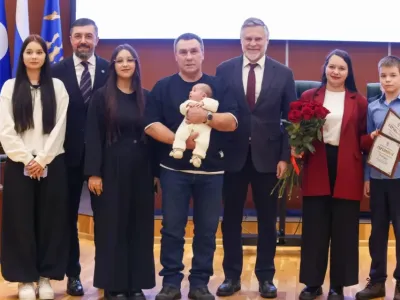 В Нерюнгринском районе двум многодетным семьям вручили республиканские сертификаты поддержки