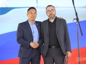 Торжественное мероприятие ко Дню России провели на площади Республики в Якутске