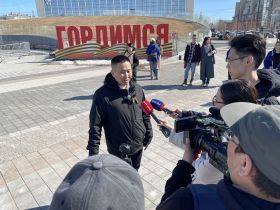 Георгиевские ленточки начали раздавать в Якутске