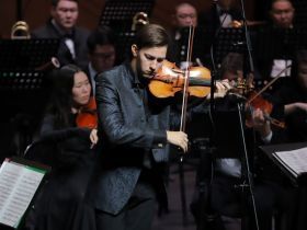 Скрипка, флейта, труба и оркестр: лауреаты престижных конкурсов выступили в Якутске