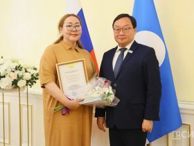 Государственные награды вручили медицинским работникам Якутии