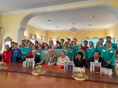 Многотомник «Книга памяти» передан в фонд Национальной библиотеки Якутии