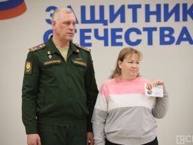 В Якутске вручили награды погибших участников СВО их родственникам
