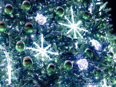 Новогоднюю ель на площади Орджоникидзе в Якутске демонтируют на этой неделе