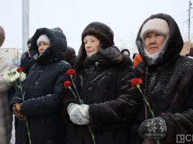 Якутяне возложили цветы в память погибших на озере Ильмень