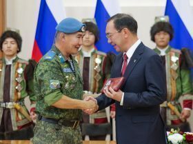 Глава Якутии вручил государственные награды