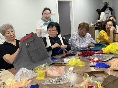 В Якутии создали первые сенсорные фартуки для людей с деменцией