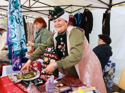 Мастерицы из Нижнекамска представили уникальные изделия на Сабантуе в Якутске