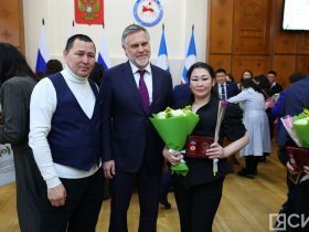 Высокие награды и почётные звания вручили якутянкам в преддверии 8 Марта