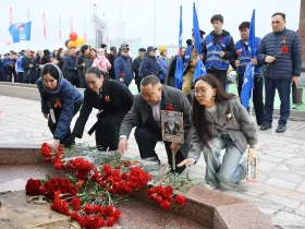 В Якутске провели акцию «Поклонимся великим тем годам» в честь 81-й годовщины Победы