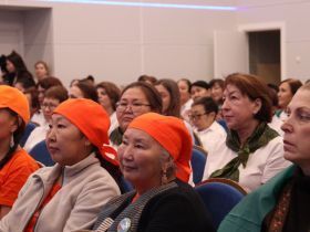 В Якутии в День волонтера отметили лучших добровольцев