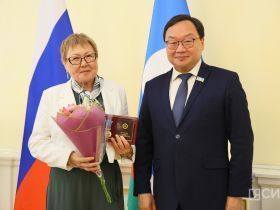 Государственные награды вручили медицинским работникам Якутии