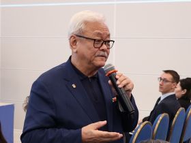 Николай Дегтярев представил отчет о деятельности Федерации профсоюзов Якутии за 2025 год