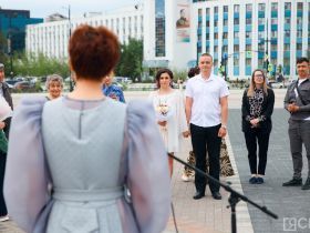 Первая летняя регистрация брака прошла на площади Республики в Якутске