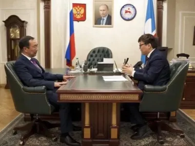 Глава Якутии встретился с директором Универсального университета Афанасием Саввиным