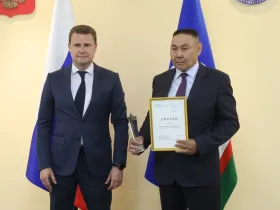 Алексей Чекунков вручил «Звезду Дальнего Востока» якутским компаниям