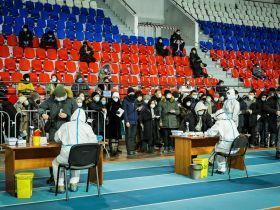 В Якутии COVID-19 переболели все, многие — не по разу. Вспомним, через что мы прошли