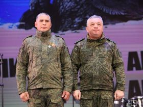 На Антифашистском форуме в Якутске наградили участников специальной военной операции