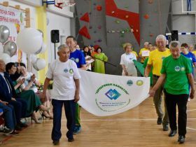 Лагерную смену для пожилых людей открыли в Якутске