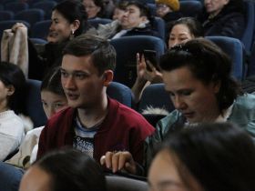 В Якутске презентовали документальный фильм о билингвизме «Уроки якутского»