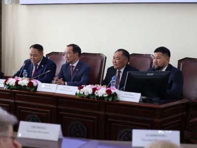 Айсен Николаев выступил на межрегиональной конференции по местному самоуправлению