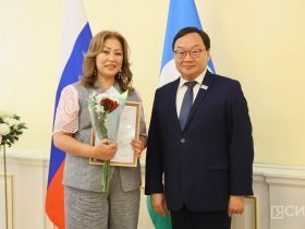 Государственные награды вручили медицинским работникам Якутии
