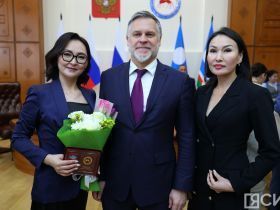Высокие награды и почётные звания вручили якутянкам в преддверии 8 Марта