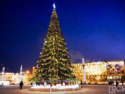 Новогодние елки зажгут на площадях Якутска 1 декабря