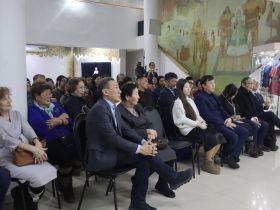 В Якутске открылась выставка к 125-летию Сергея Зверева — Кыыл Уола