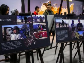 Работы фронтовых фотографов и художника показали в Якутске