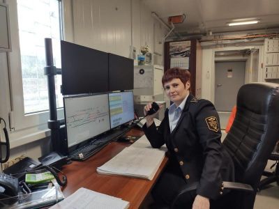 Дежурная по станции Алдан Ольга Соломина — профи своего дела