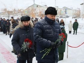 Якутяне возложили цветы в память погибших на озере Ильмень